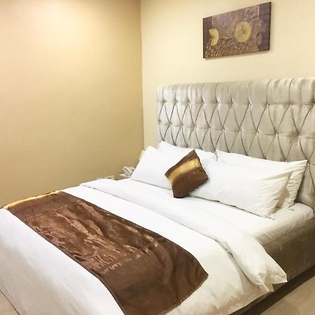 Alexia'S Place Hotel Lagos Bagian luar foto