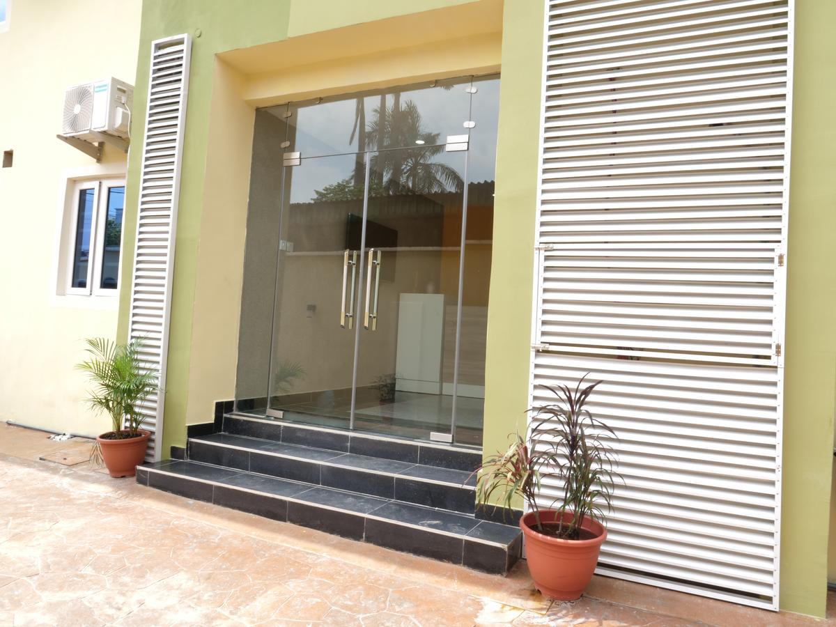 Alexia'S Place Hotel Lagos Bagian luar foto