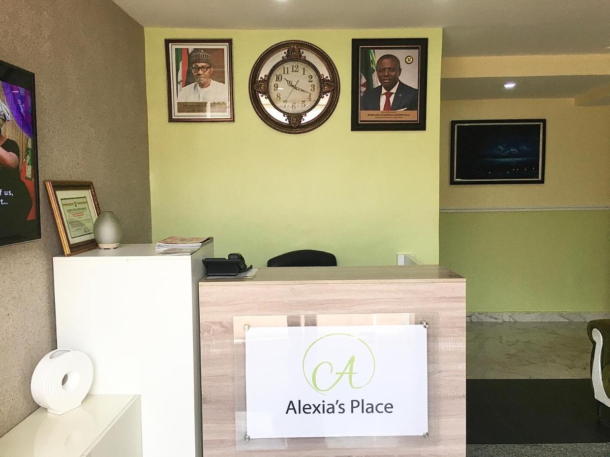 Alexia'S Place Hotel Lagos Bagian luar foto